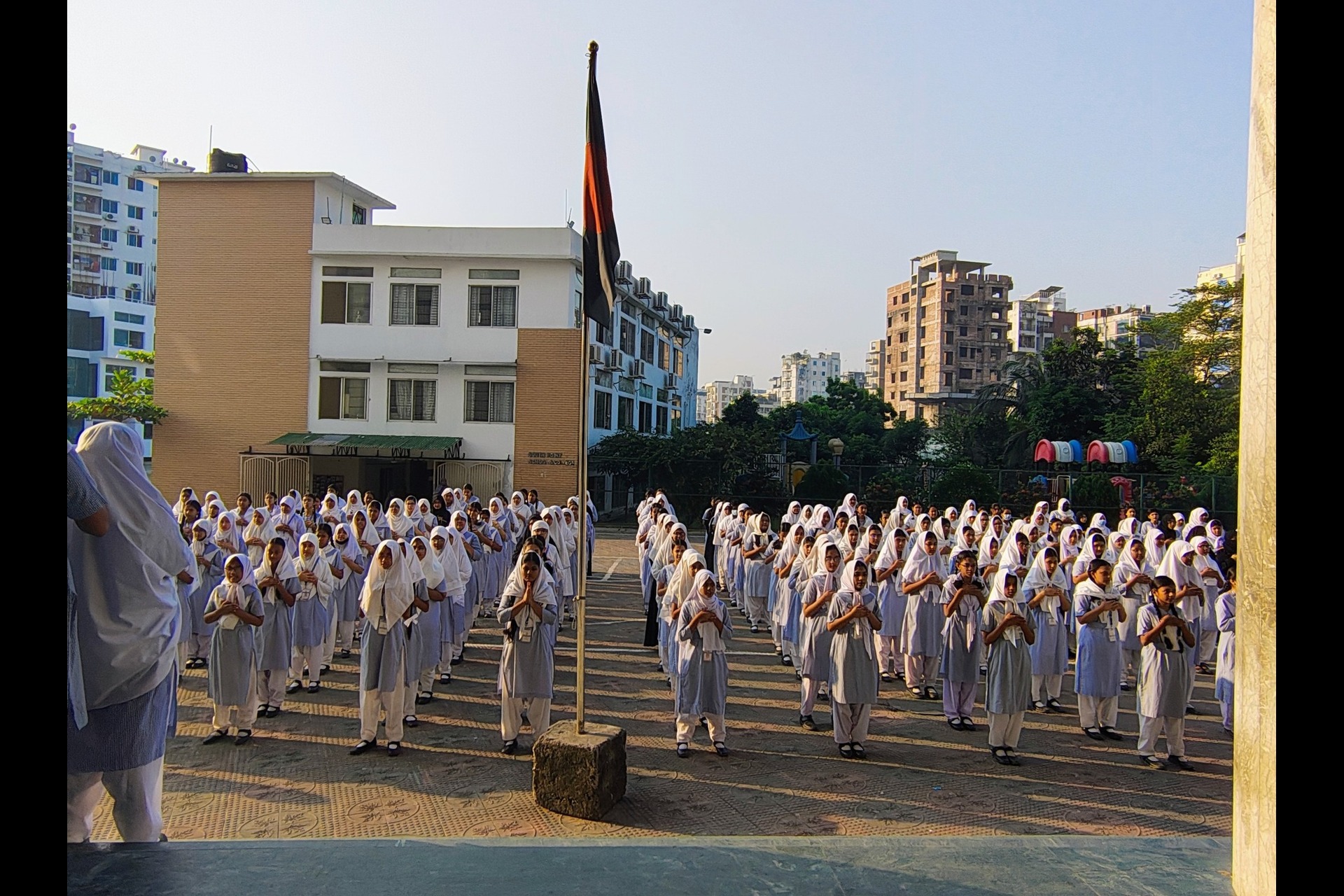 সাউথ পয়েন্ট স্কুল  এসেম্বলি।